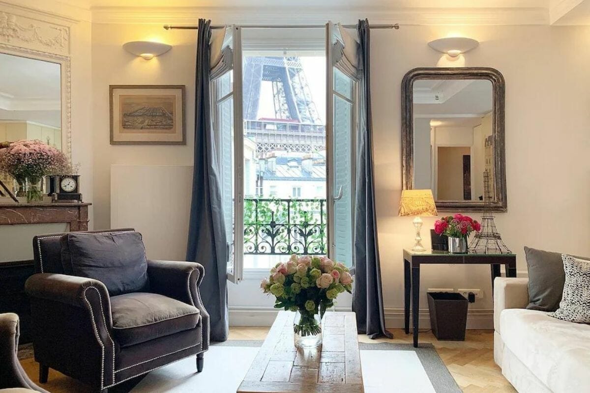 Elegant & Spacious Apartment with Eiffel Tower View