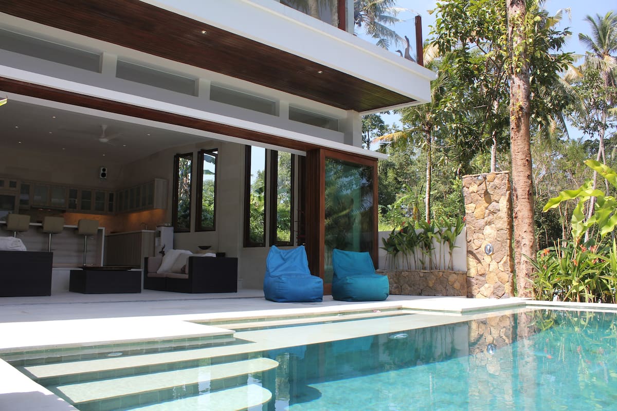 Luxe Cliff-Side Jungle Villa