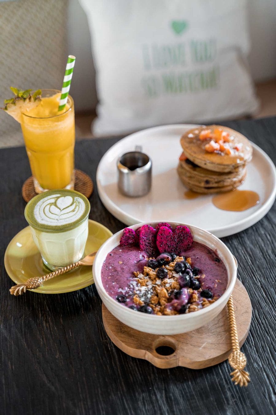 Breakfast with smoothie bowl and pancakes at Matcha Cafe in Canggu, Bali