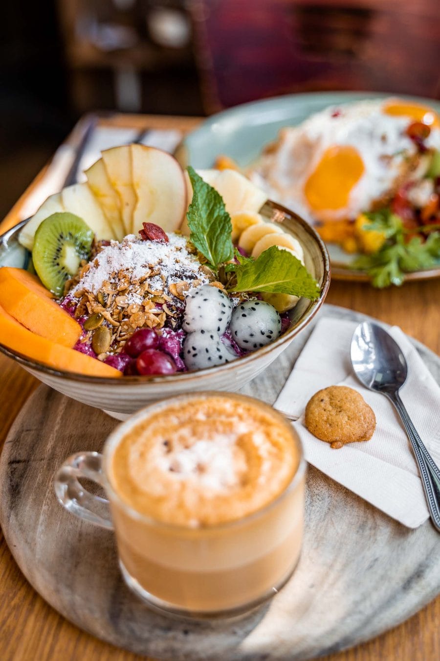 Breakfast in Chiang Mai with smoothie bowl and coffee at Rustic and Blue
