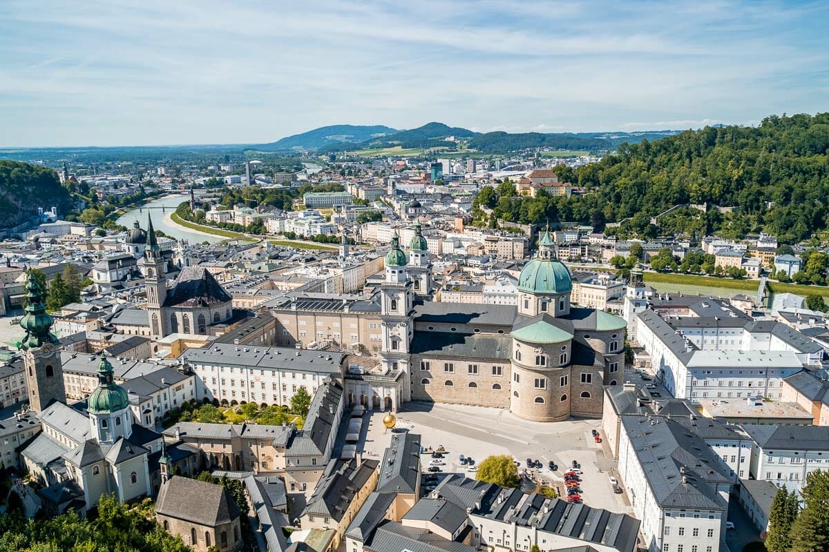 panoramaudsigt over Salsburg fra Hohensalsburg Slot