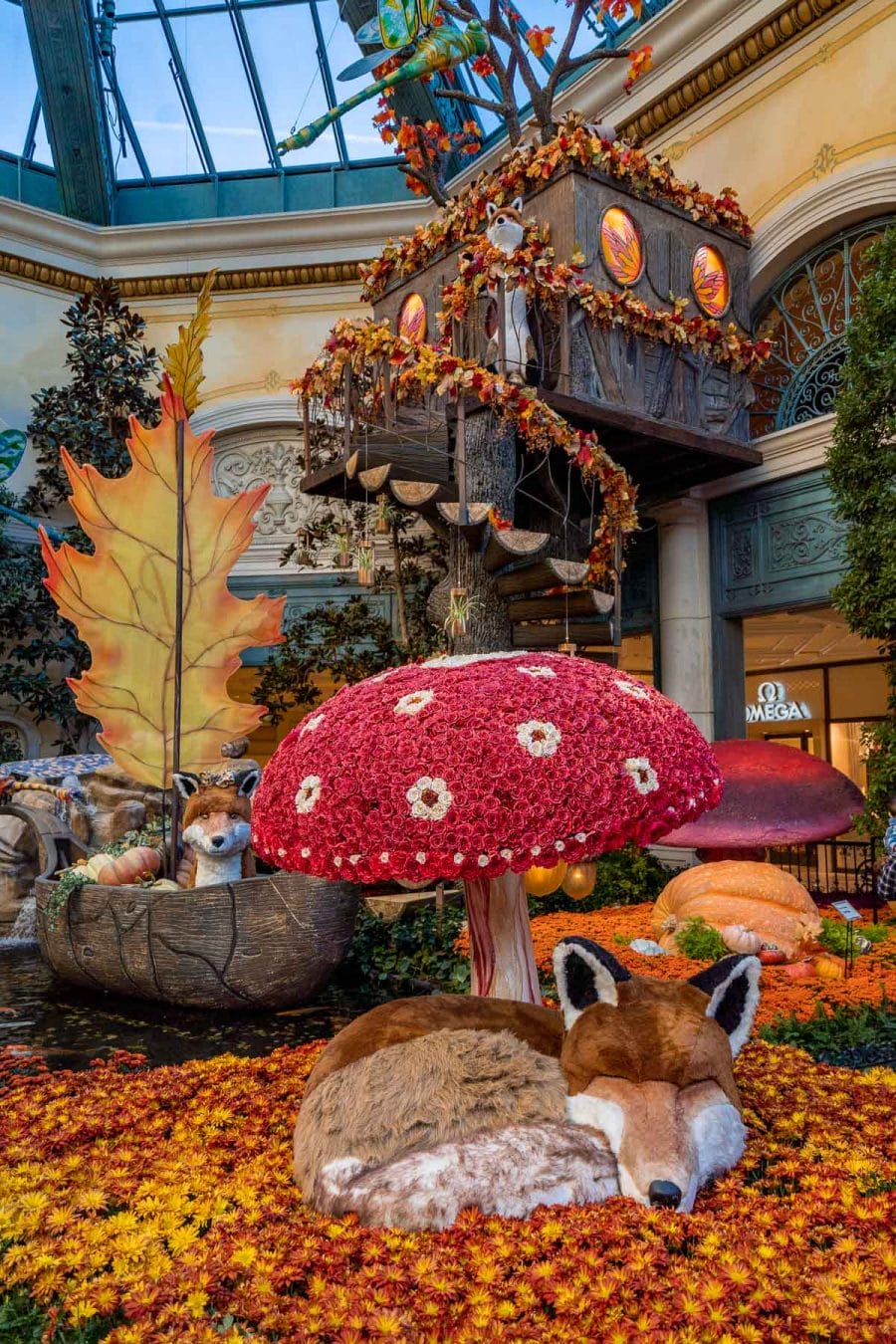 Fall decor at the Bellagio Conservatory & Botanical Gardens