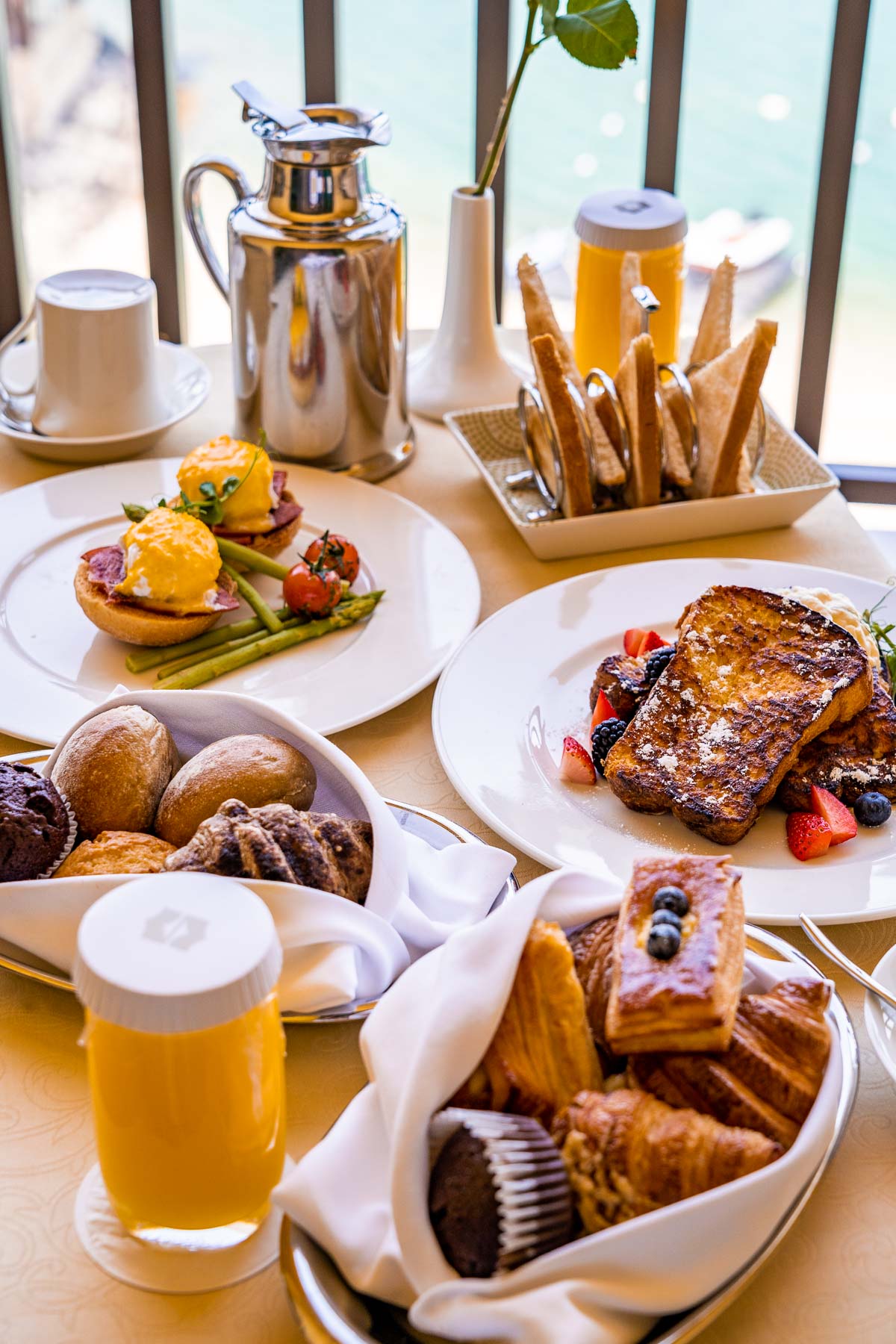 Breakfast at the room at Shangri-La Abu Dhabi 4
